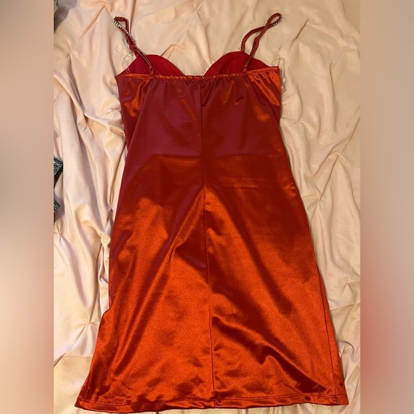 Red Ruched Body-con Dress - Picture 3 of 5